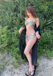 Minami-Aizawa-bikini