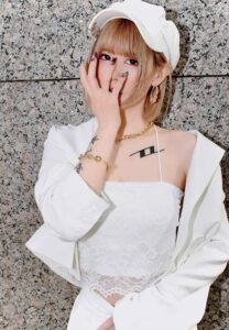 Aoi-shirosaki-high-nail