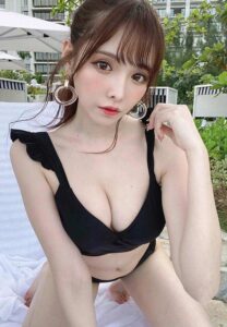 Arina-Hashimoto-bikini