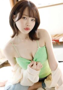 Ichika-Matsumoto-green