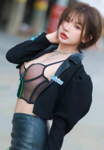 NOKIA-Sutasinee-suit