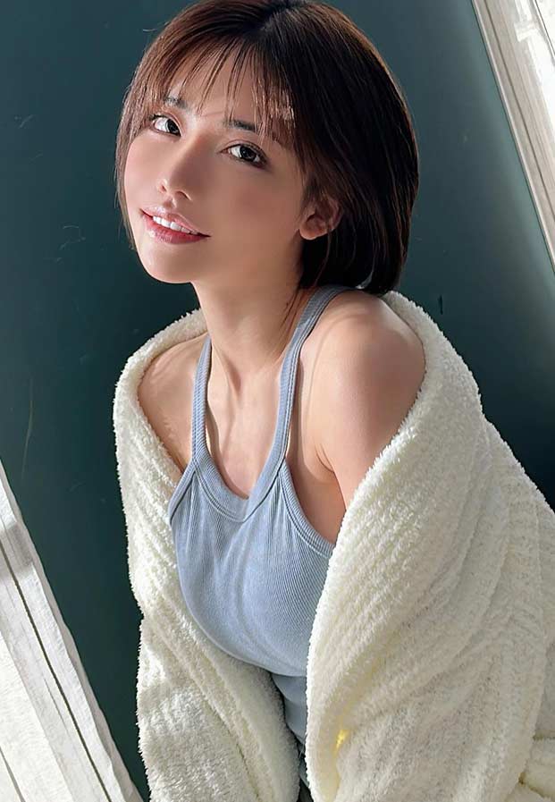 Eimi Fukada ดาราสาวเจ้าเสน่ห์ นางเอกเอวีสุดฮอต