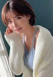 Eimi-Fukada-tank-top