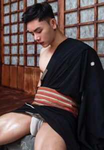 Naluemit-Waphithak-Japan