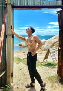 Naluemit-Waphithak-door