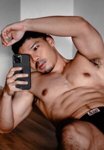 นิค-อรรถพล-ถ่ายรูป