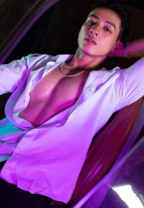 Duc-Vuong-กล้ามโต