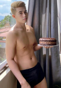 Van-Trojan-Umali-หุ่นแซ่บ