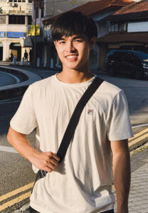 เอิร์ธ-ยิ้มหวาน