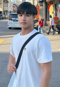 เอิร์ธ-เสื้อยืดขาว เอิร์ธ-เสื้อยืดขาว