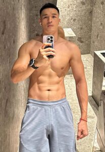 Corey-Xiao-กล้ามใหญ่