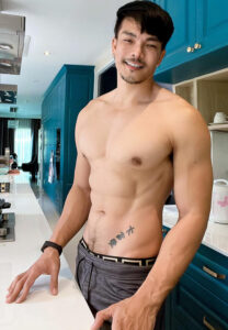 เคน-อุดมศักดิ์-ถอดเสื้อ