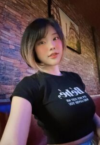 Donutty-Siraporn-เสื้อยืดดำ