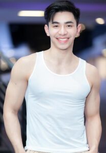 Ji-Ki-กล้ามแน่น