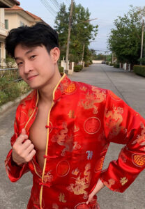 หนึ่งโอโม่-หนุ่มตี๋