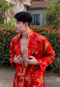 หนึ่งโอโม่-อาตี๋