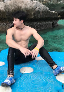 หนึ่งโอโม่-เน็ตไอดอลเที่ยว