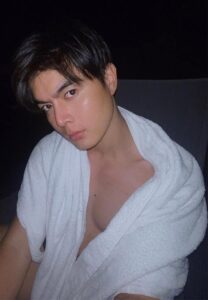 Krit-Sarankrit-เน็ตไอดอลตัวท็อป