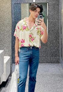 Krit-Sarankrit-เสื้อลายดอก