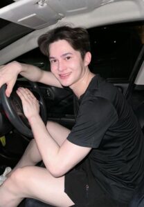 New-natthanon-ขับรถ