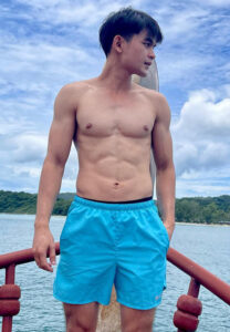 Oat-Putthimet-กางเกงฟ้า