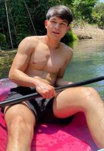 Oat-Putthimet-พายเรือ