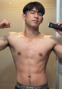 Pun-Jhakrawal-เบ่งกล้าม