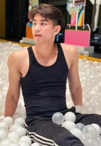 Pun-Jhakrawal-เสื้อกล้าม