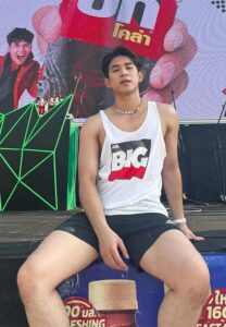 Pun-Jhakrawal-เสื้อขาว