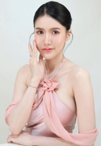 Darin-Firs-สาวสวยสะบัด Darin-Firs-สาวสวยสะบัด