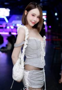 Ni-New-พริตตี้ Ni-New-พริตตี้