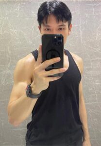 Ritz-Charoensapyanan-กล้ามแน่น