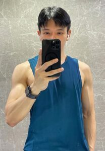 Ritz-Charoensapyanan-เสื้อกล้าม