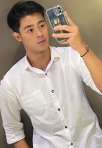 เจ-ไม่เล็กนะครับ-เสื้อเชิ้ตขาว