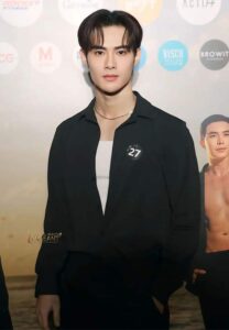 Kantaphat-Tan-หล่อเกินต้าน