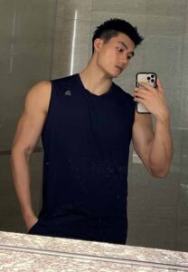 Aiden-Jin-Ng-เสื้อกล้ามดำ