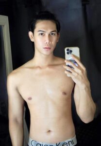 Arm-Yod-เซลฟี่