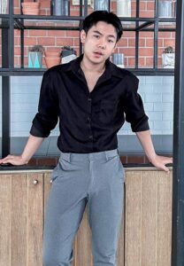 Suwijak-Lablaechai-เสื้อเชิ้ตดำ