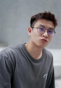 Jay-Han-เสื้อเทา