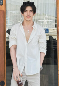 Patrick เชิ้ตขาว