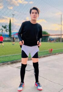 Ball-Ly-เสื้อยืดสีดำ