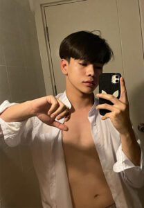 Sasipong-Kaewjan-เสื้อเชิ้ตขาว