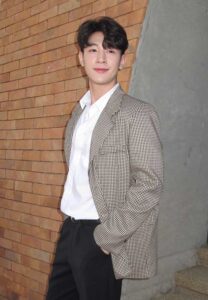 Ome-Sutthipong-สูท