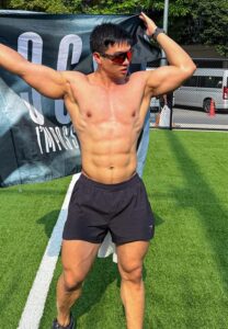 Kantawid Minwong-ถอดเสื้อโชว์กล้าม