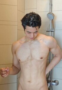 Bright-S-Sakunasillapin-อาบน้ำ