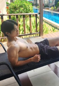 Bright-S-Sakunasillapin-อาบแดด