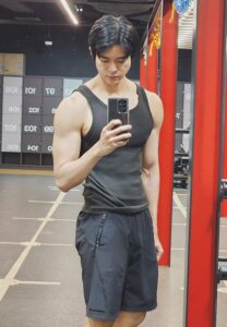 Bright-S-Sakunasillapin-เซลฟี่