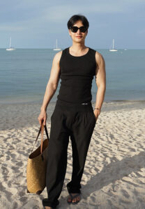 Thanawat-เสื้อกล้ามดำ