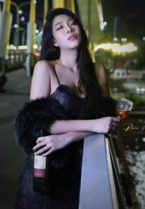 อร-ชุ-ดา สายปาร์ตี้ อร-ชุ-ดา สายปาร์ตี้