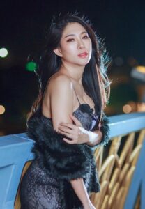 อร-ชุ-ดา หุ่นเซ็กซี่